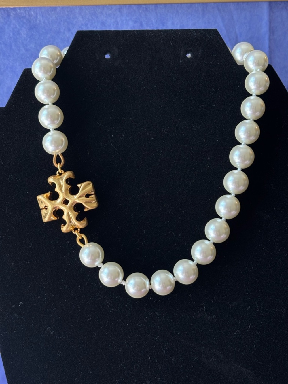 Tory Burch Roxanne Pearl Logo Necklace-